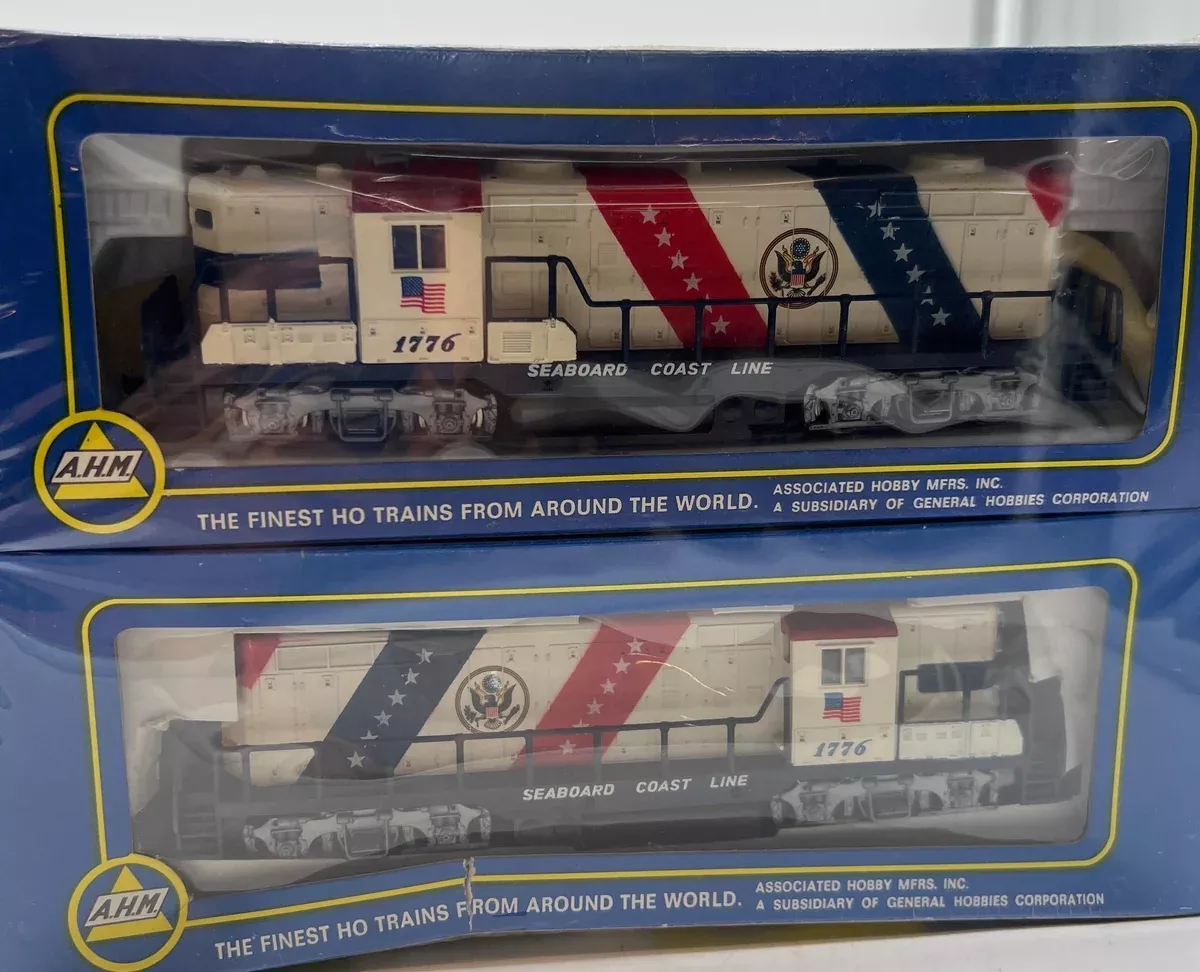 AHM GP-18 Seaboard Coast Line 5012 5012N&ND SPIRIT OF 76 BICENTENNIAL LOCOMOTIVE & DUMMY SET HO SCALE NEW