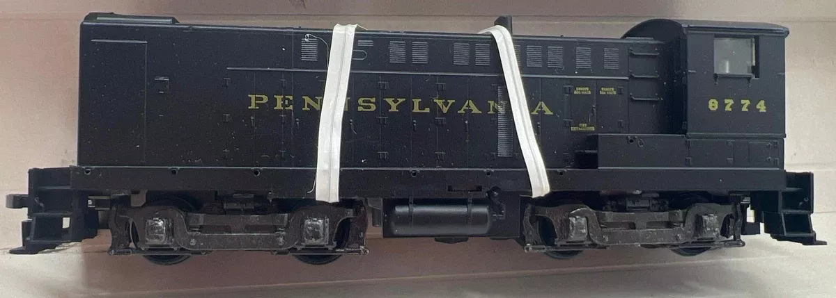 Athearn 3727 Pennsylvania Baldwin S12 #8774 Dummy HO Scale Like New
