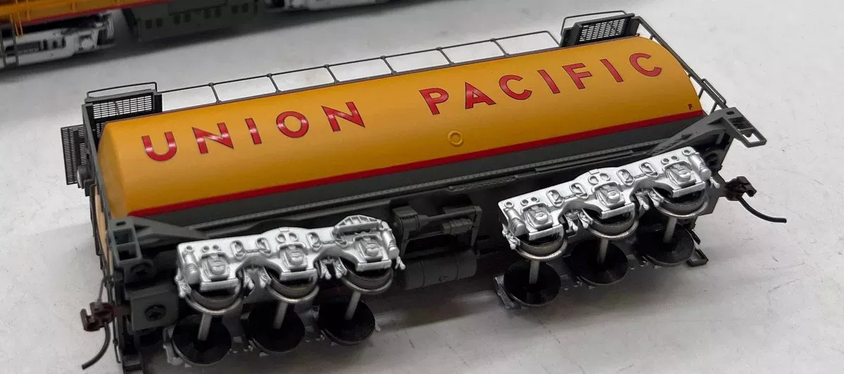 Athearn 88667 Union Pacific UP Veranda Gas Turbine Diesel Loco & Tender #65 w/DCCHO Scale Like New