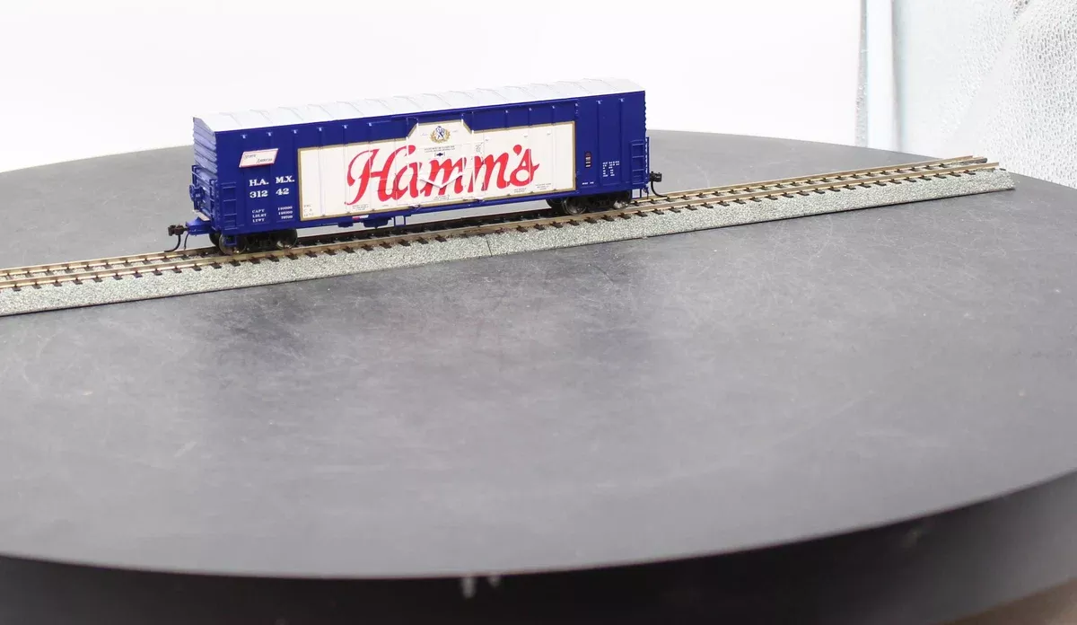 Athearn G4452 Genesis 267427548965 Hamm's N.A.C.C. 50' Box Car 31242 HO SCALE Like New