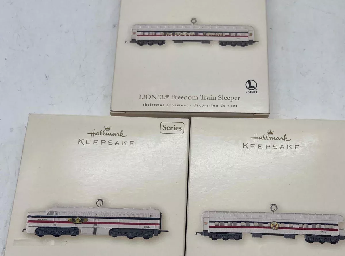 Hallmark Ornaments 2007Lionel American Freedom Train Engine Passenger & Sleeper Cars 3 Pc Set Like New