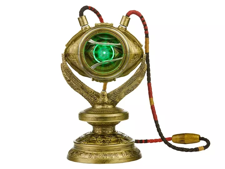 Hasbro Marvel Legends Eye of Agamotto Prop Replica