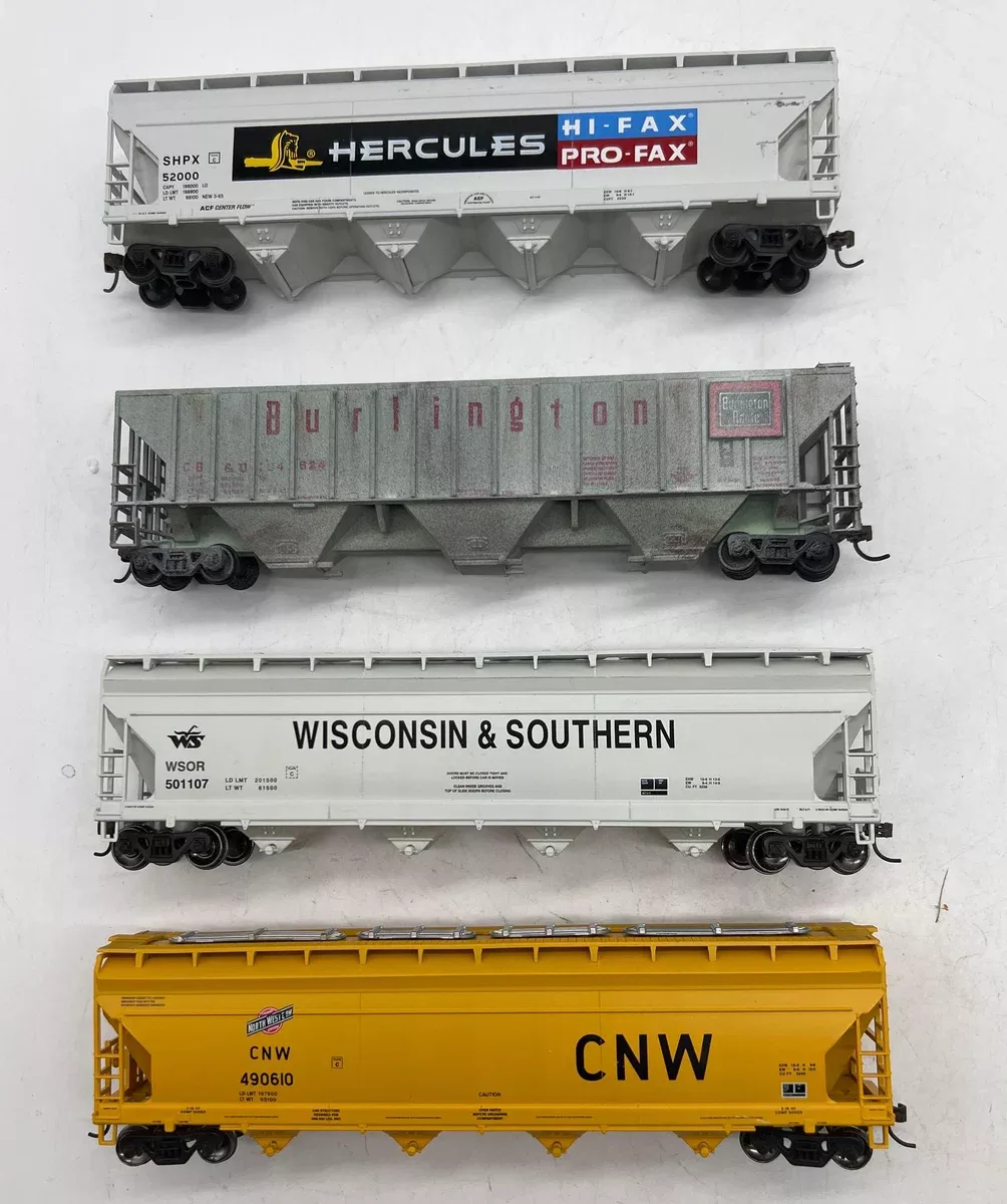 HO Scale 2501 Assorted Lot -- 4 Hoppers w/ Kadee CouplersUsed Excellent No Box