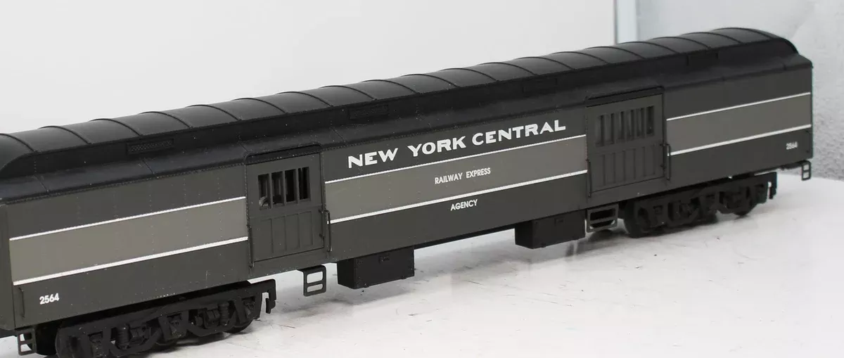 Lionel 6-19080 NYC Railway Express Agency 70' Baggage Car O Scale Used No Box