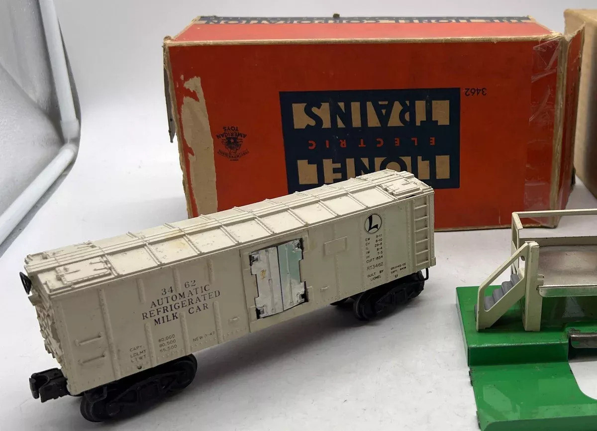 Lionel Postwar 3462 Operating Milk Car & platform O SCALE Used Excellent Damaged Box as is final sale