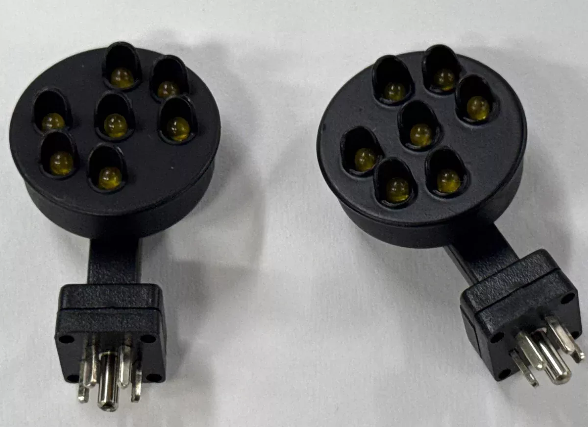 MTH 30-11030-A Position Light Signal Lamp Set of 2 O Scale Used Excellent No Box